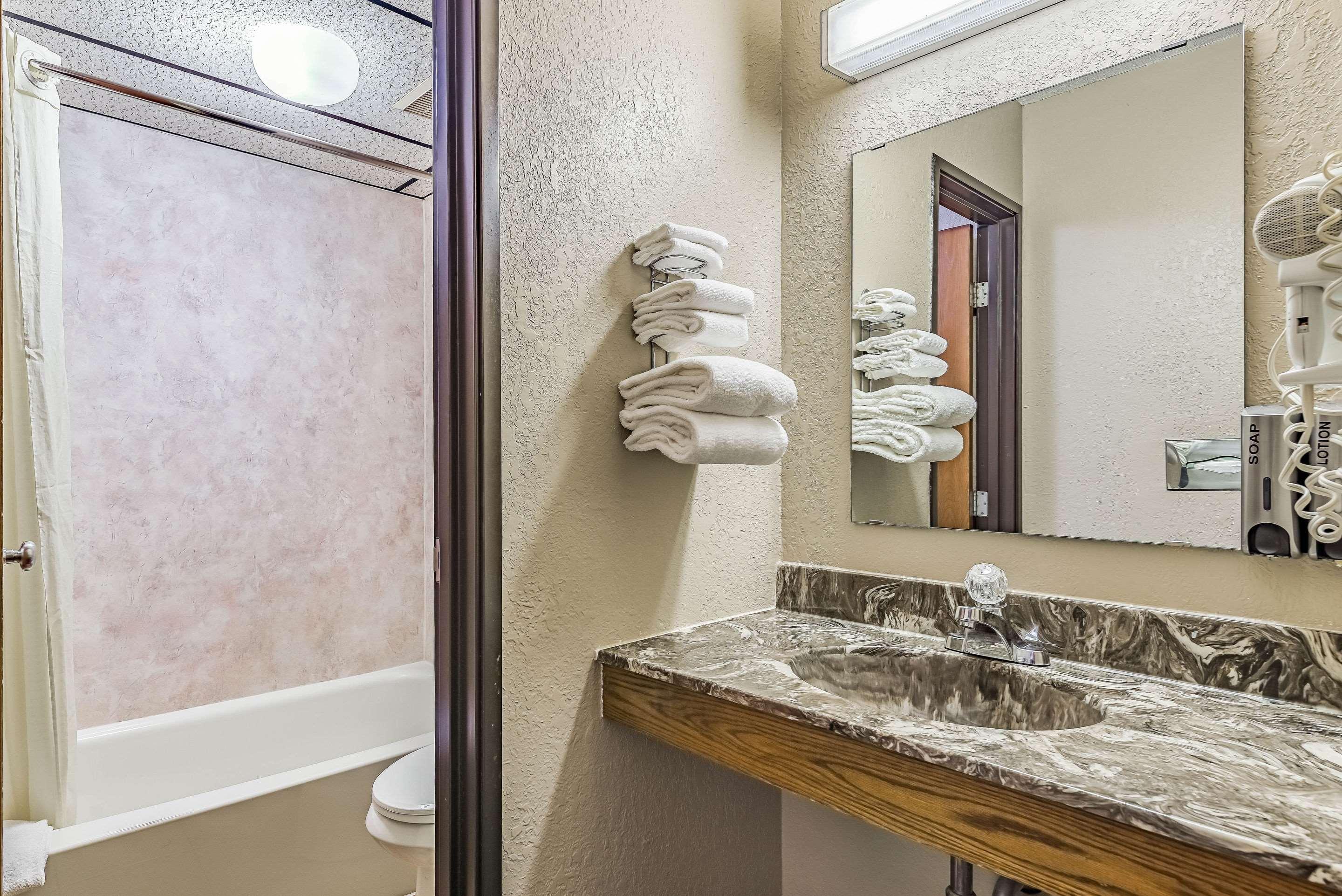 Rodeway Inn Saint Joseph Extérieur photo
