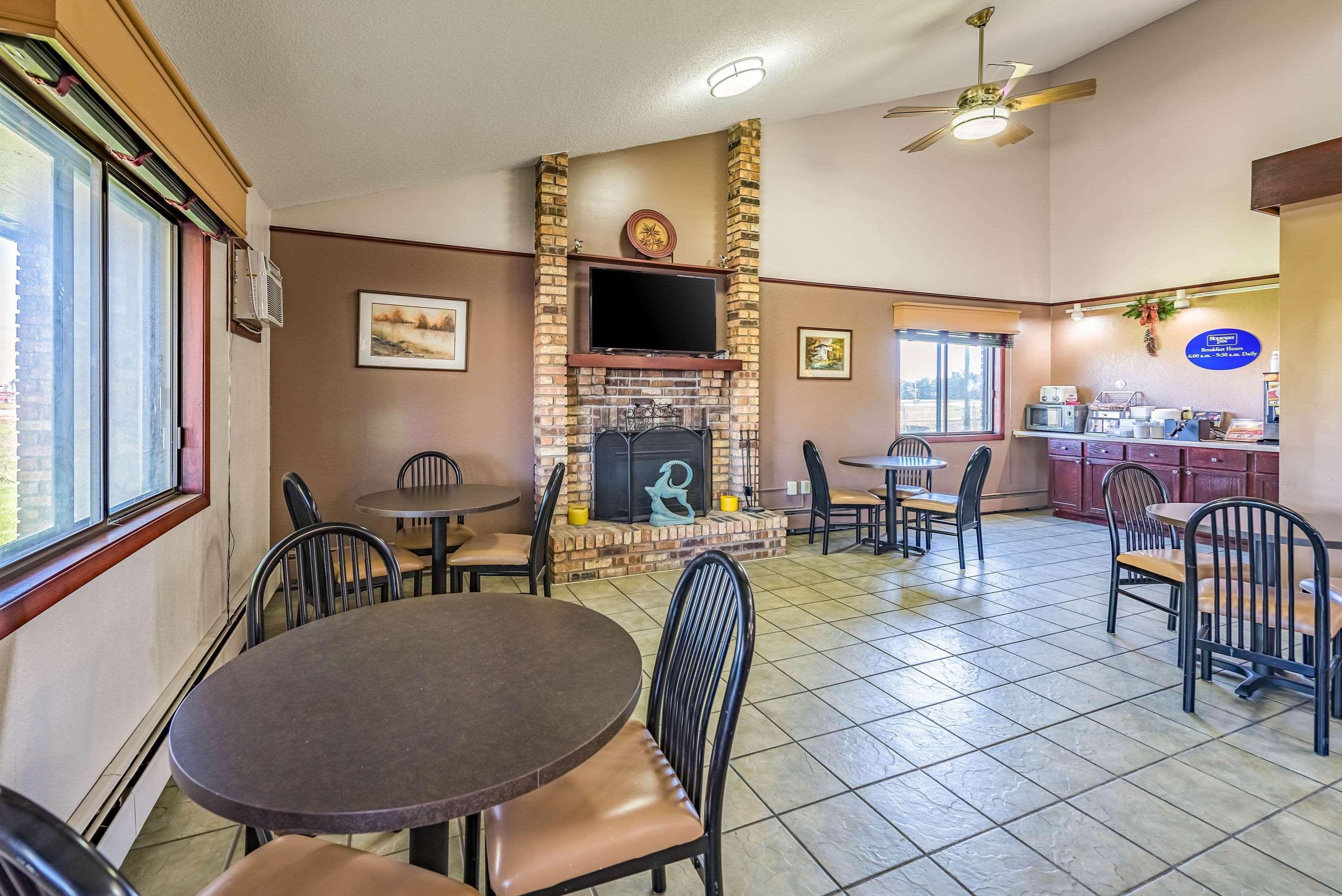 Rodeway Inn Saint Joseph Extérieur photo