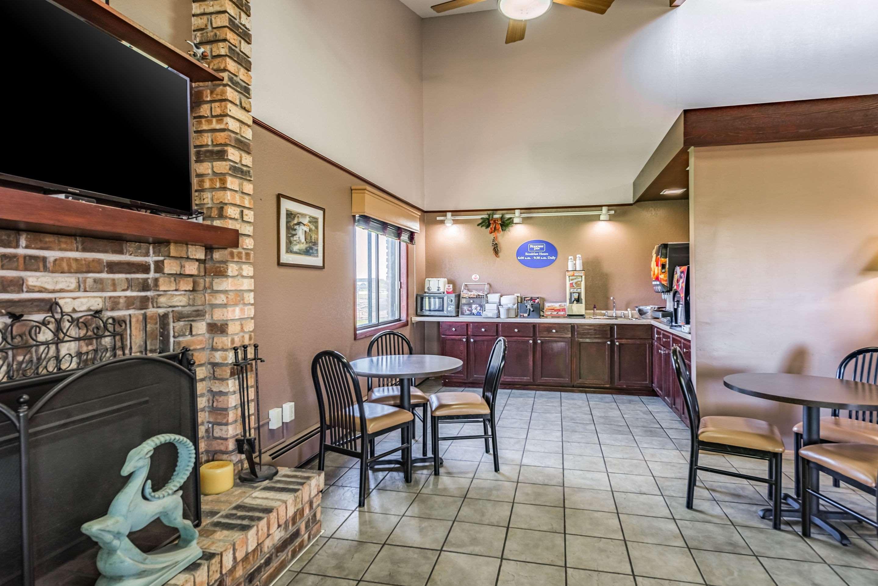 Rodeway Inn Saint Joseph Extérieur photo