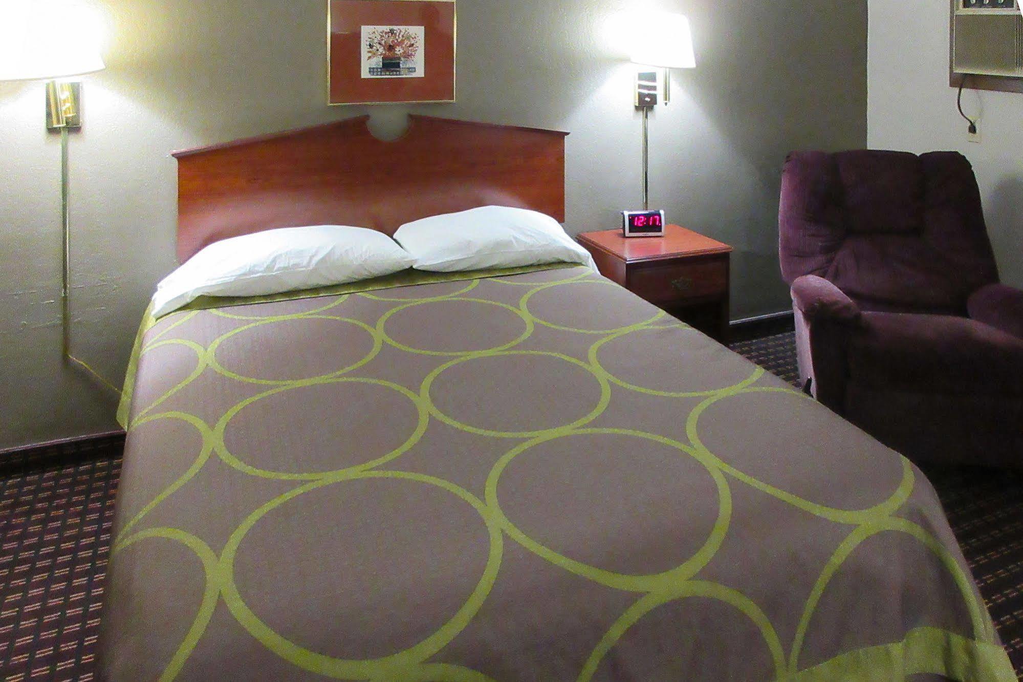 Rodeway Inn Saint Joseph Extérieur photo